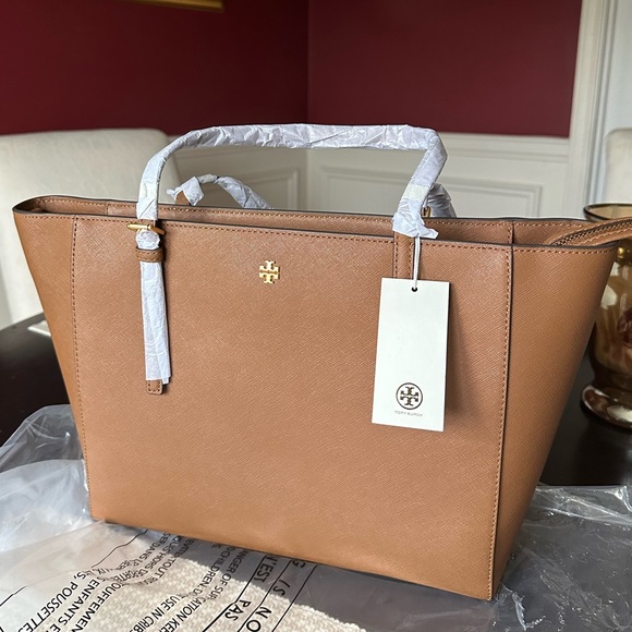 Tory Burch Handbags - Tory Burch Emerson Tote